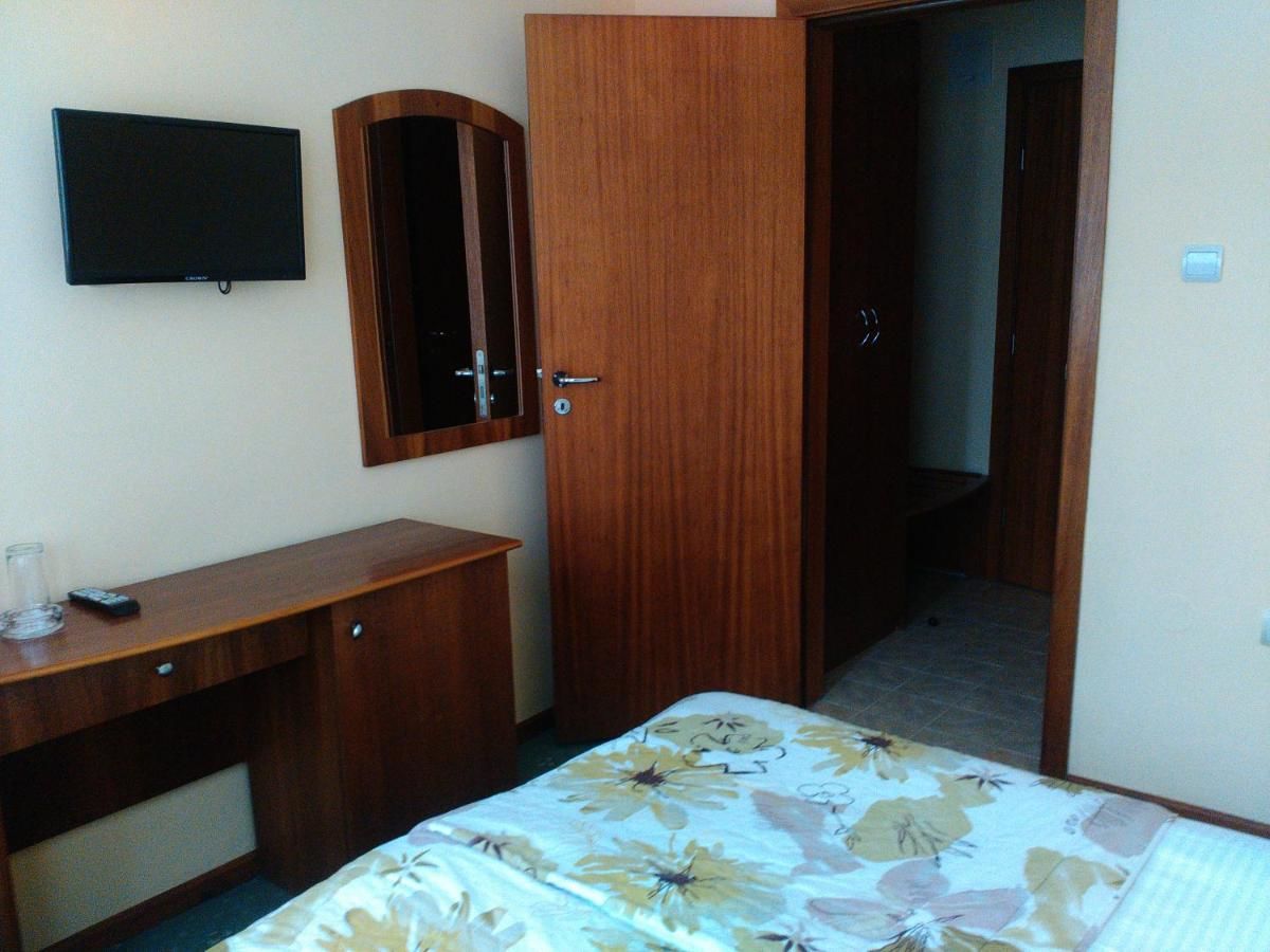 Отель Family Hotel Bashtina Kashta Копривштица