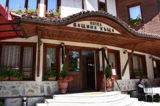 Отель Family Hotel Bashtina Kashta Копривштица-0