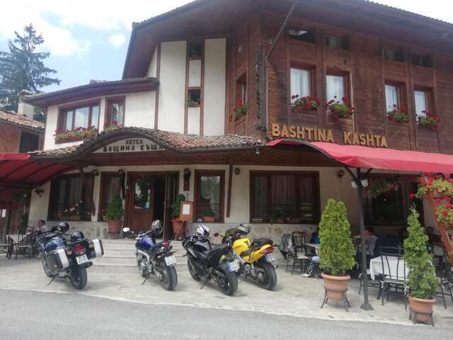 Отель Family Hotel Bashtina Kashta Копривштица-7
